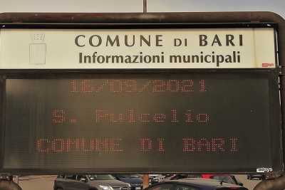 Bari, a Japigia un "irriverente" cartello informativo storpia il nome del santo del giorno